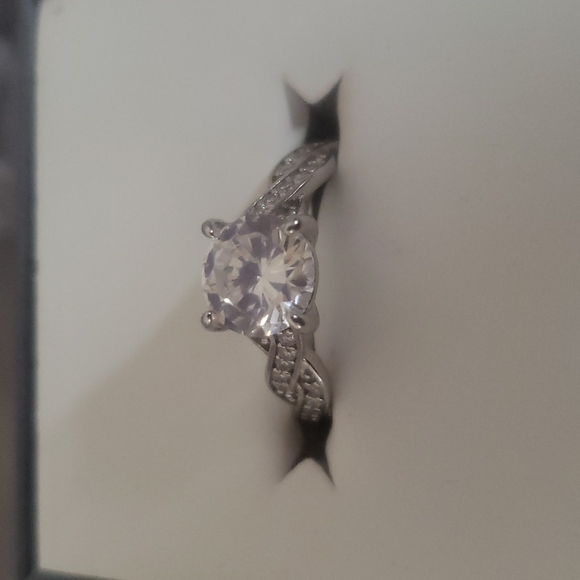 Oliveti Cubic Zirconia Engagement Ring Set size 7 - Picture 6 of 8